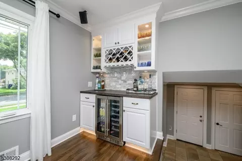 60 Kenneth Pl, Clark, NJ 07066 photo 8