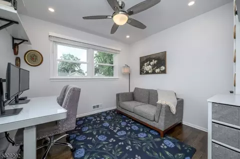 60 Kenneth Pl, Clark, NJ 07066 photo 19