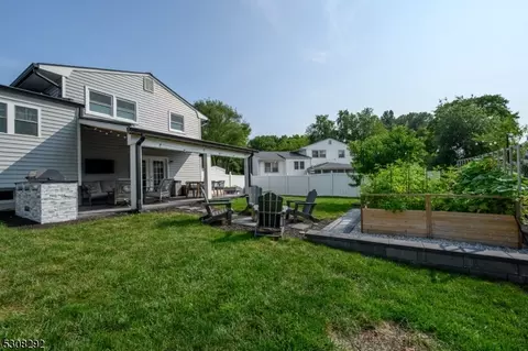 60 Kenneth Pl, Clark, NJ 07066 photo 38