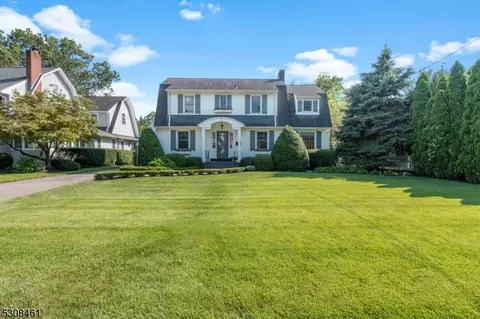 9 Cumberland Rd, Glen Rock, NJ 07452