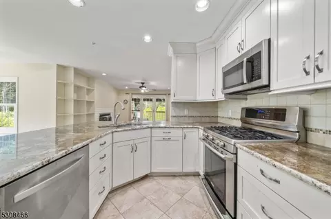 108 Sturbridge Cir, Wayne, NJ 07470 photo 8
