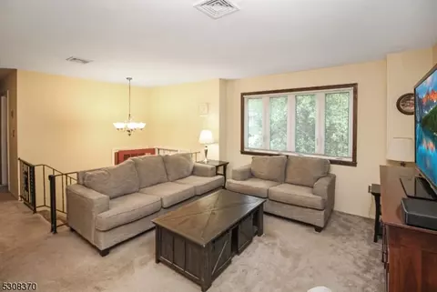 7 Rolling View Dr, Hackettstown, NJ 07840 photo 2