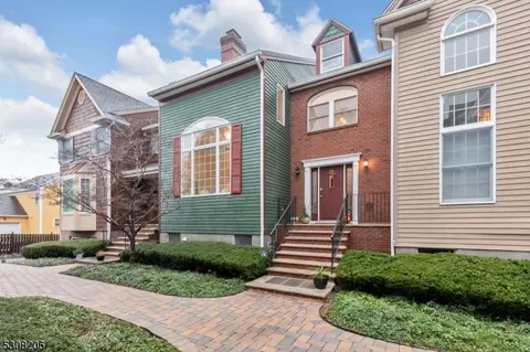 14 Murray Hill Mnr, New Providence, NJ 07974