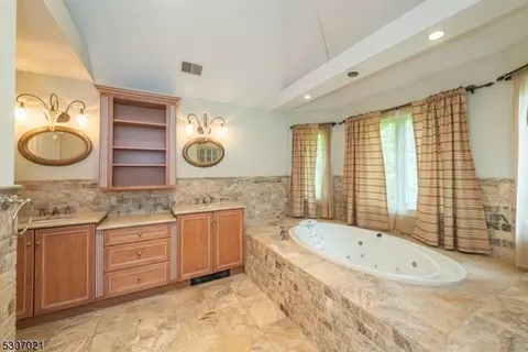 3 Diorio Ct, Wayne, NJ 07470 photo 19