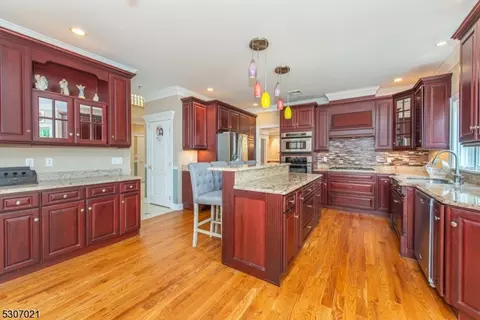 3 Diorio Ct, Wayne, NJ 07470 photo 8