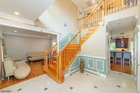 3 Diorio Ct, Wayne, NJ 07470 photo 2