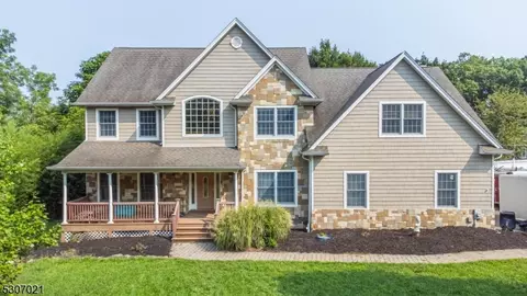 3 Diorio Ct, Wayne, NJ 07470