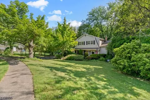 28 Raleigh Ct, Phillipsburg, NJ 08865