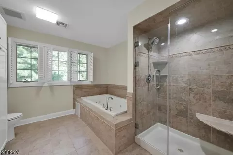 8 Haggerty Dr, West Orange, NJ 07052 photo 23