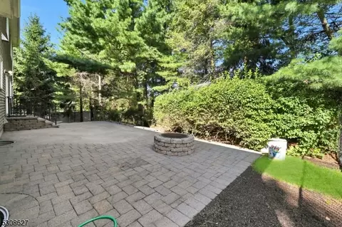 8 Haggerty Dr, West Orange, NJ 07052 photo 35