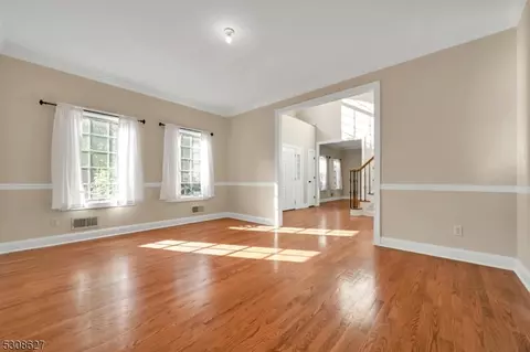 8 Haggerty Dr, West Orange, NJ 07052 photo 13