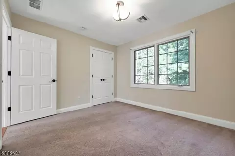 8 Haggerty Dr, West Orange, NJ 07052 photo 27