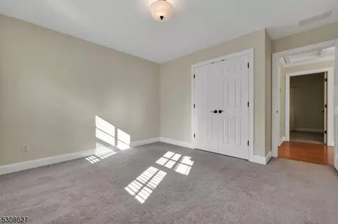 8 Haggerty Dr, West Orange, NJ 07052 photo 32