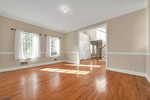 8 Haggerty Dr, West Orange, NJ 07052 photo 18