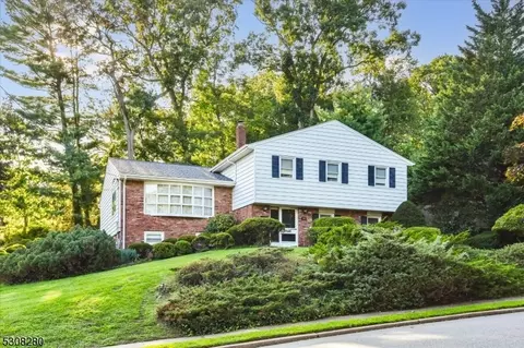 43 Dartmouth Rd, Wayne, NJ 07470