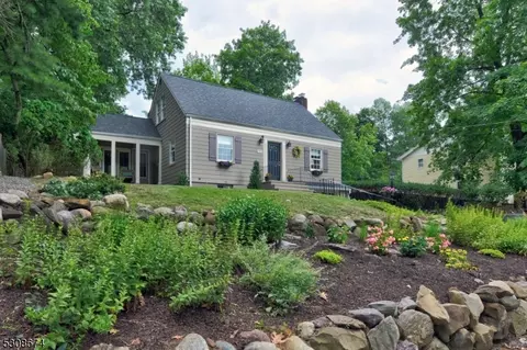 28 Elmwood Ter, Wayne, NJ 07470