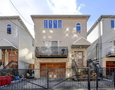 37 Lexington St, Newark, NJ 07105