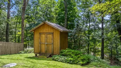 4 Thomas Dr, Hackettstown, NJ 07840 photo 6