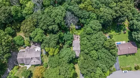 4 Thomas Dr, Hackettstown, NJ 07840 photo 5