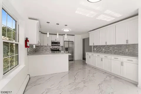 7 N 17th St, Hawthorne, NJ 07506