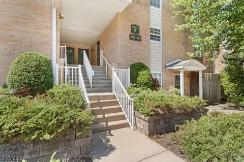 209 Vista Dr, Cedar Knolls, NJ 07927