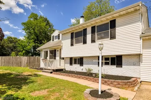 76 Marcy St, Franklin Twp, NJ 08873