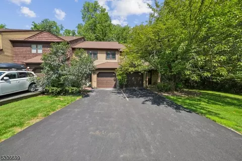 55 Patriots Rd, Morris Plains, NJ 07950
