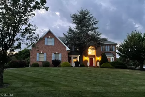 7 Softwood Way, Warren, NJ 07059