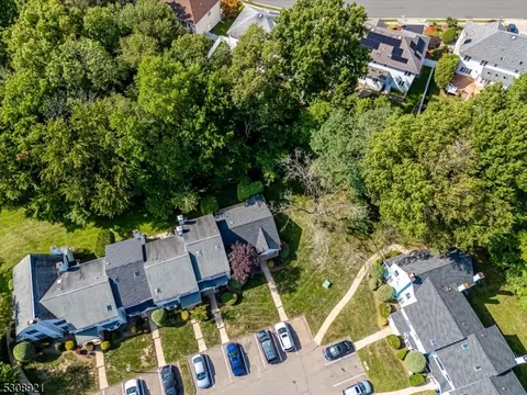 706 Maplecrest Rd, Edison, NJ 08820 photo 6