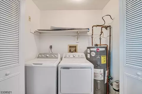 706 Maplecrest Rd, Edison, NJ 08820 photo 12