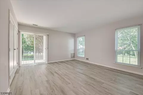 706 Maplecrest Rd, Edison, NJ 08820 photo 23