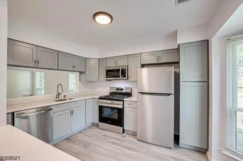 706 Maplecrest Rd, Edison, NJ 08820 photo 27