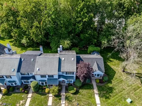 706 Maplecrest Rd, Edison, NJ 08820 photo 5