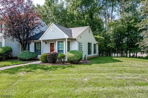 706 Maplecrest Rd, Edison, NJ 08820 photo 3