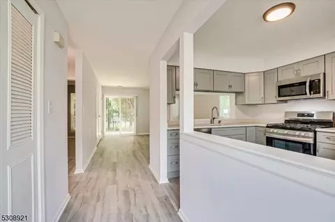 706 Maplecrest Rd, Edison, NJ 08820 photo 30
