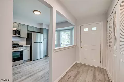 706 Maplecrest Rd, Edison, NJ 08820 photo 29