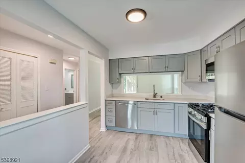 706 Maplecrest Rd, Edison, NJ 08820 photo 25