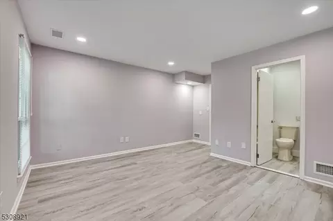 706 Maplecrest Rd, Edison, NJ 08820 photo 18