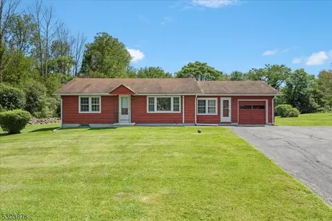 52 Sand Hill Rd, Sussex, NJ 07461