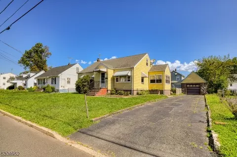 117 Main St, Franklin Twp, NJ 08873