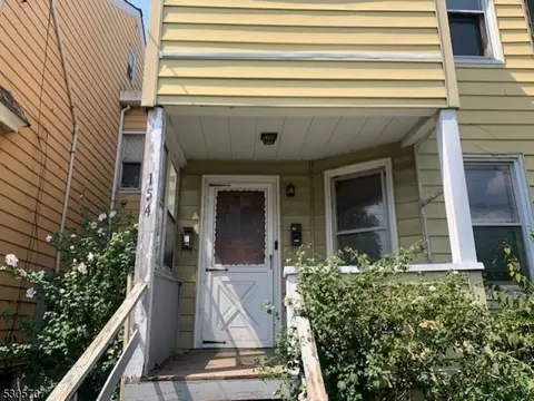 154 President St, Passaic, NJ 07055
