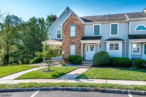 9 Chetwood Ct, Hillsborough, NJ 08844