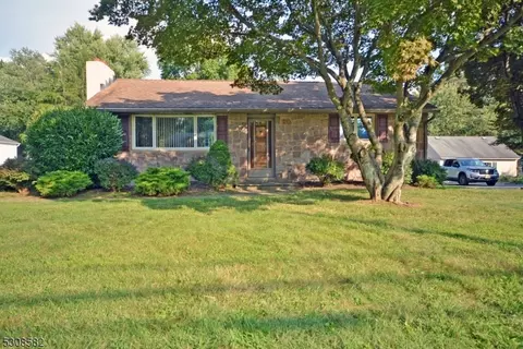 17 School Rd, Readington Twp, NJ 08889