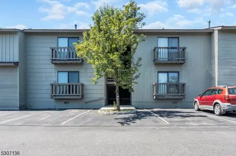 1405 Spruce Hills Dr, Glen Gardner, NJ 08826