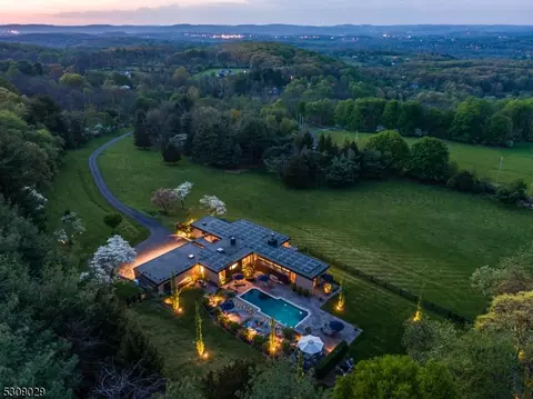 10 Spring Hill Rd, Franklin Twp, NJ 08801
