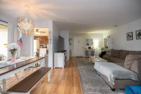 39 Foxhall # B, Middlesex, NJ 08846 photo 5