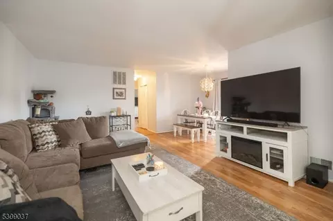 39 Foxhall # B, Middlesex, NJ 08846 photo 3