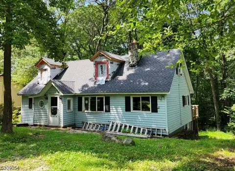 7 Mondamin Rd, Vernon Twp, NJ 07422