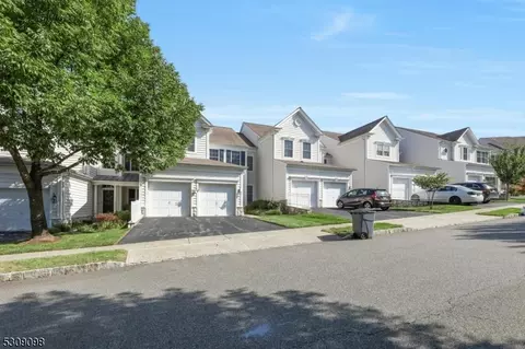 10 Independence Trl, Totowa, NJ 07512