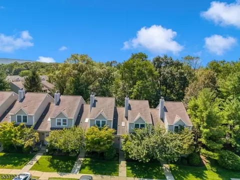 511 Faulkner Dr, Hackettstown, NJ 07840